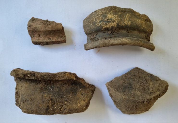 Wapping2 Examples of diagnostic Roman pottery 2.jpg