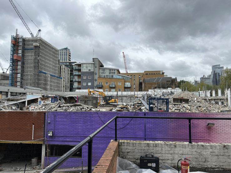 Demolition continues - Wapping 2.JPG